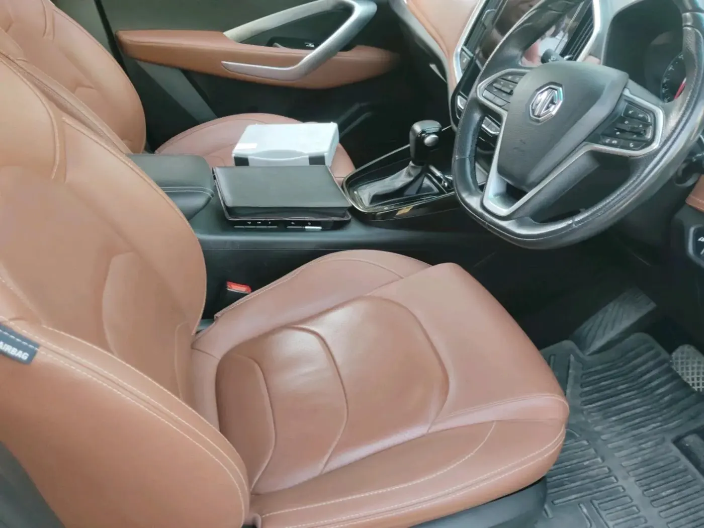 2021 MG HECTOR PLUS SHARP 1.5 PETROL TURBO DCT 6-STR, Petrol, Automatic, 37,945 km, interior