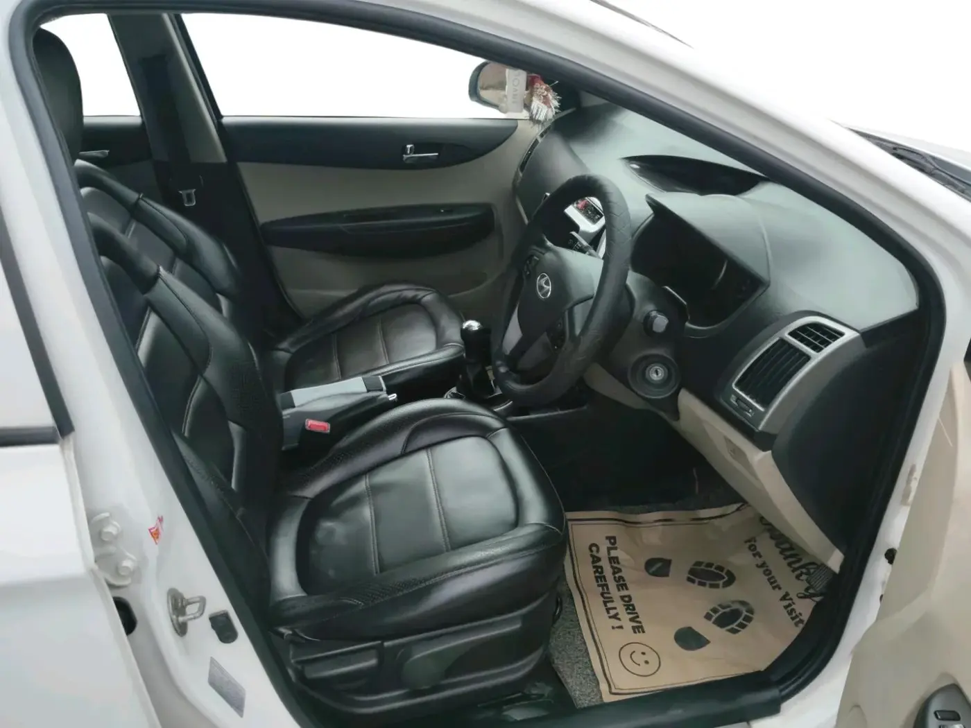 2014 Hyundai i20 SPORTZ 1.2, Petrol, Manual, 65,921 km, interior