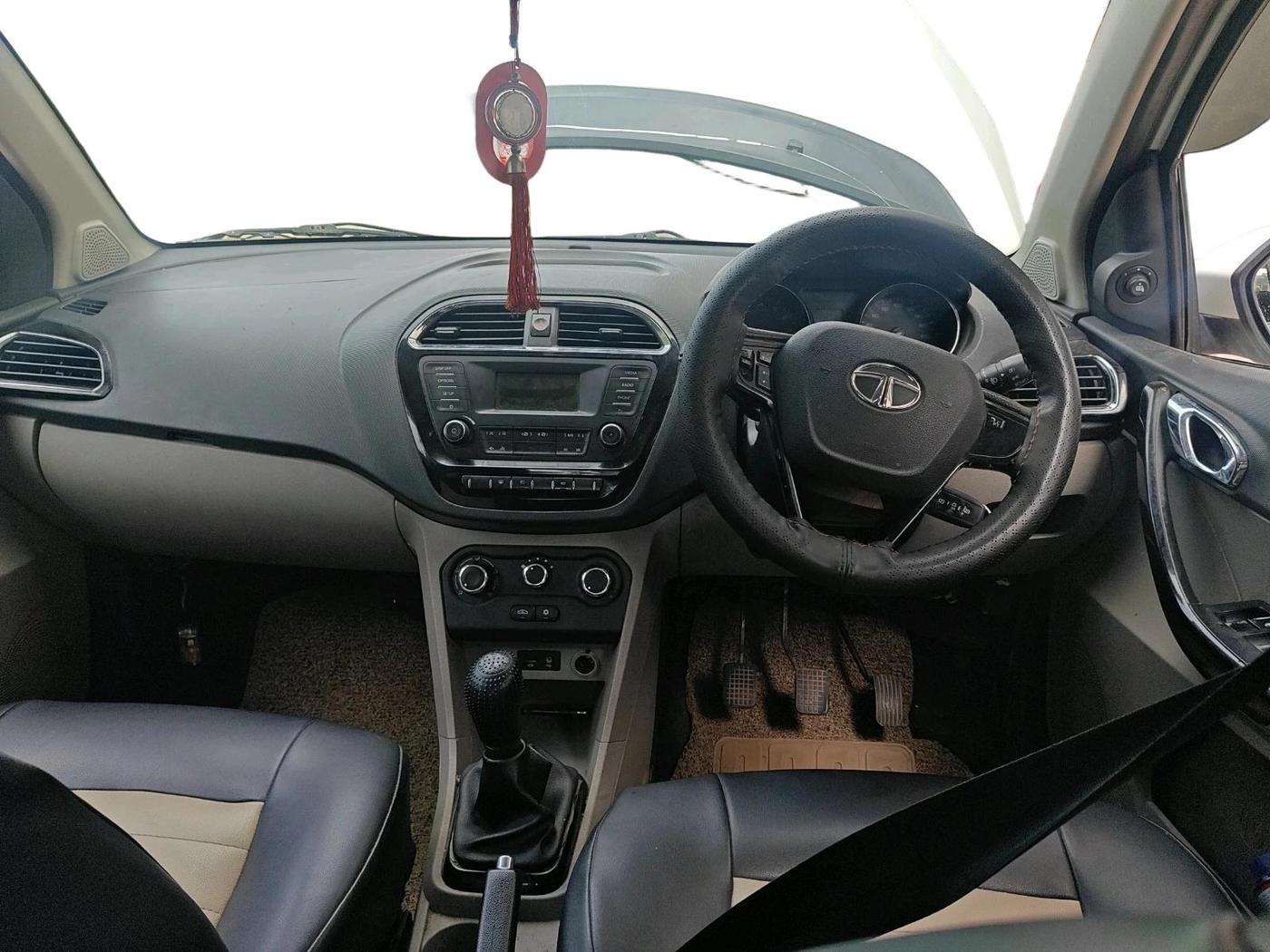 2018 Tata Tiago XZ PETROL, Petrol, Manual, 1,09,807 km, interior