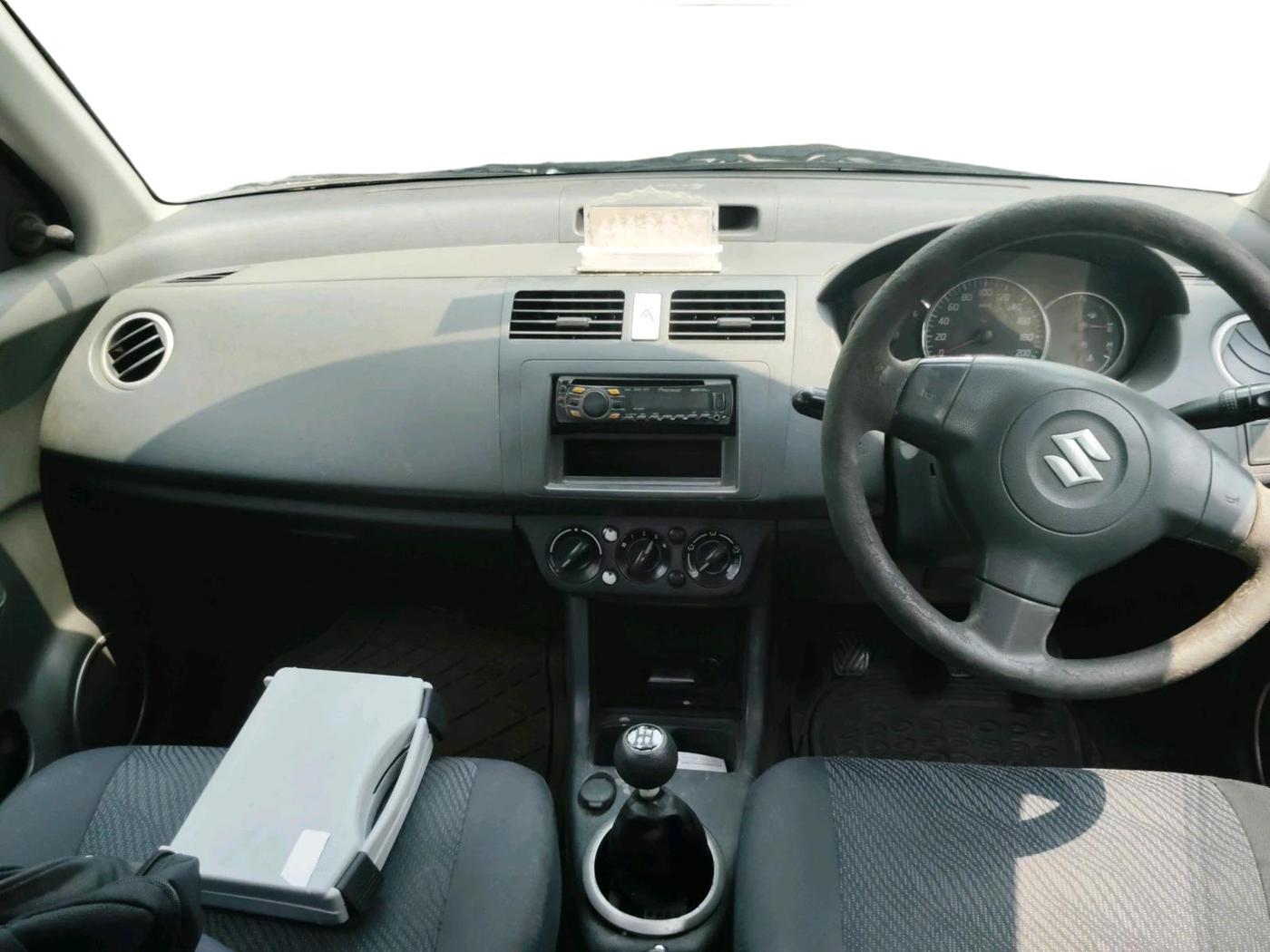 2011 Maruti Swift VDI, Diesel, Manual, 3,00,621 km, interior