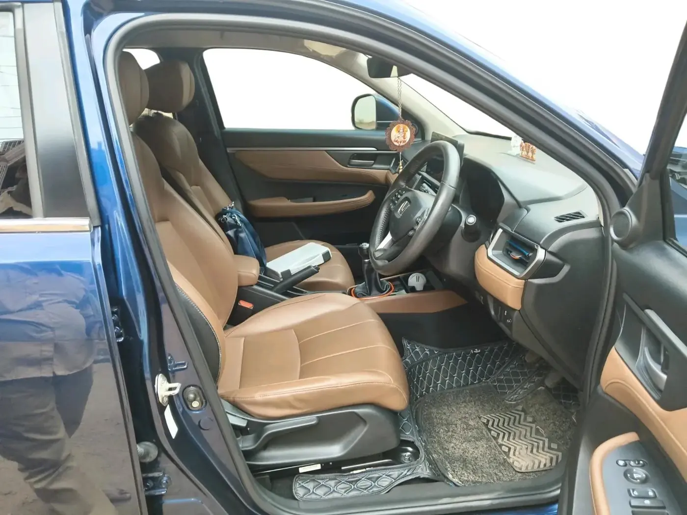 2023 Honda ELEVATE ZX MT, Petrol, Manual, 10,606 km, interior