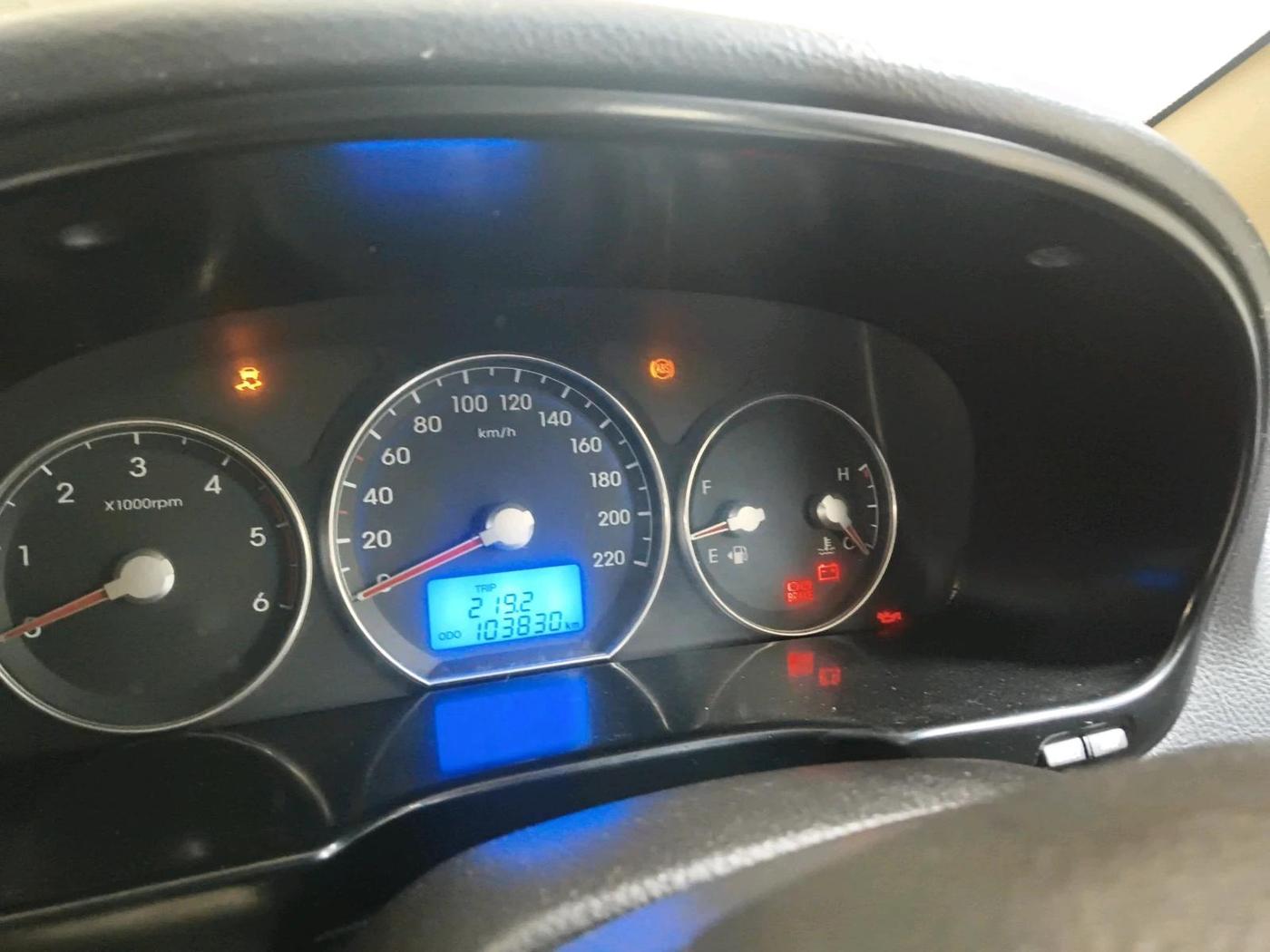 2011 Hyundai Santa Fe 2 WD, Diesel, Manual, 1,03,831 km, interior