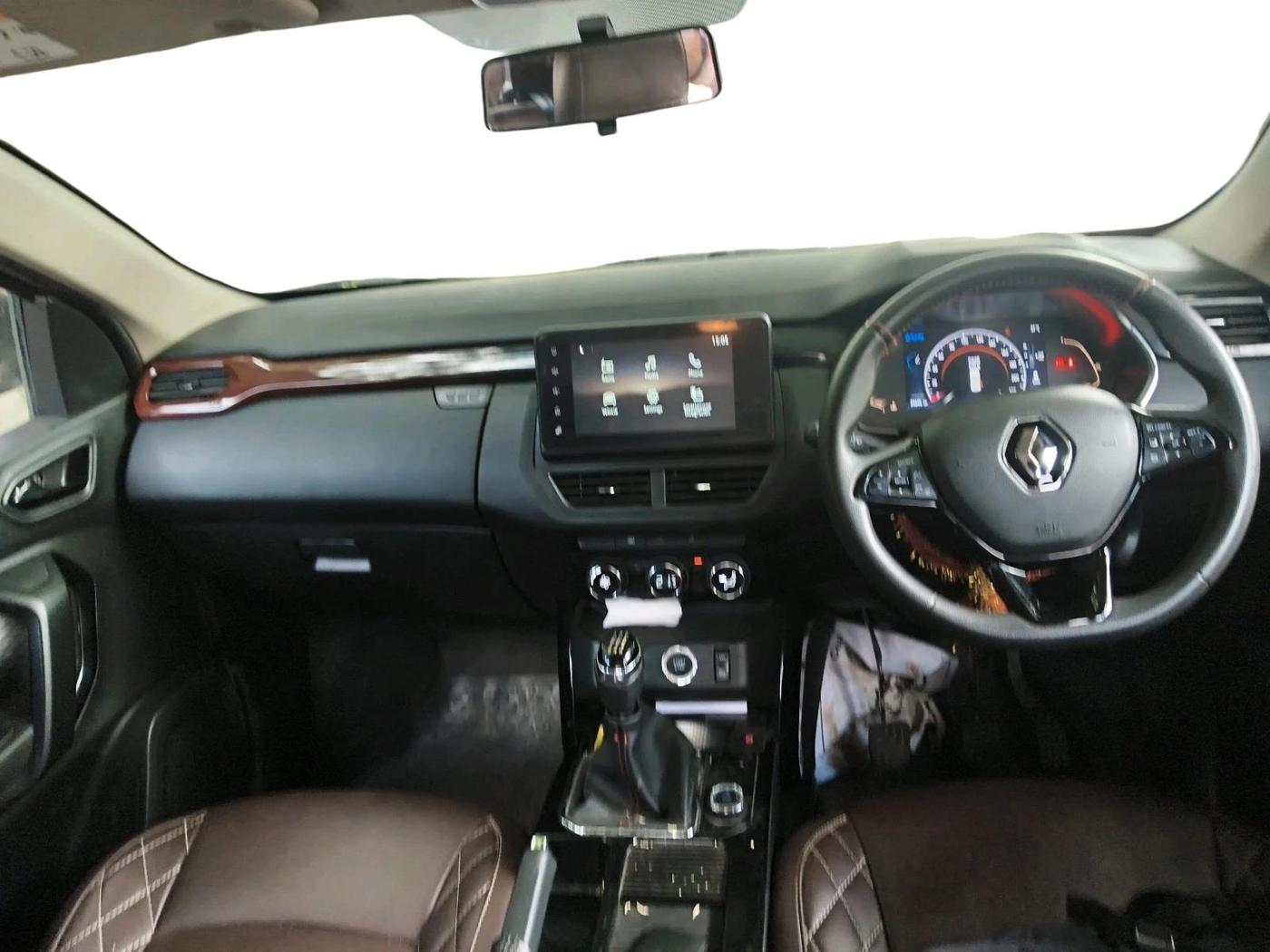 2022 Renault Kiger RXZ TURBO MT, Petrol, Manual, 26,646 km, interior