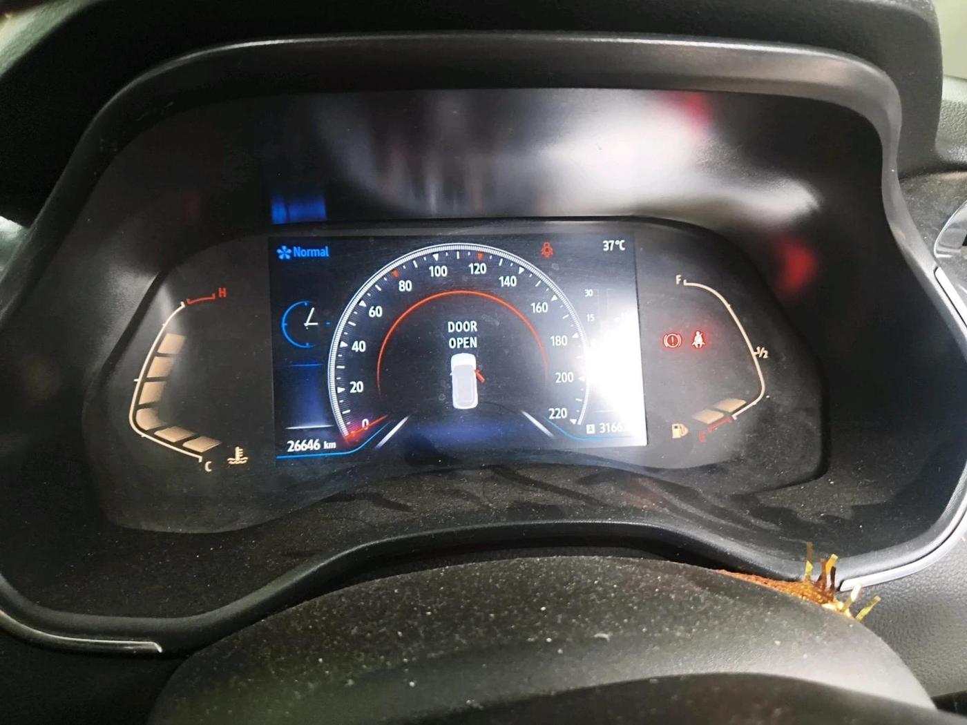 2022 Renault Kiger RXZ TURBO MT, Petrol, Manual, 26,646 km, interior