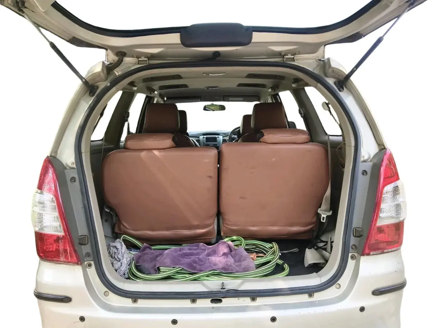 2013 Toyota Innova 2.5 VX 7 STR, Diesel, Manual, 1,61,479 km, exterior