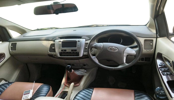 2013 Toyota Innova 2.5 VX 7 STR, Diesel, Manual, 1,61,479 km, interior