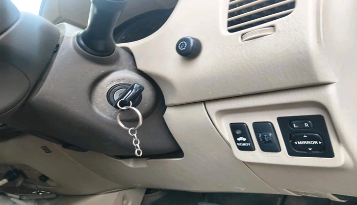 2013 Toyota Innova 2.5 VX 7 STR, Diesel, Manual, 1,61,479 km, interior