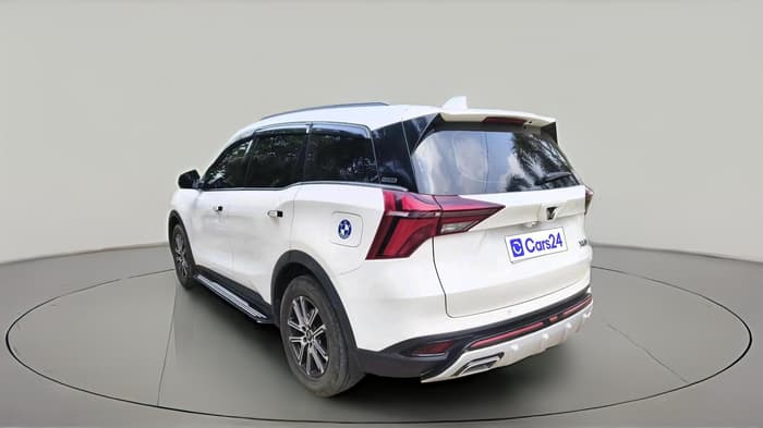 2024 Mahindra XUV700 AX 7 LUXURY D AT 7 STR, Diesel, Automatic, 47,965 km, exterior