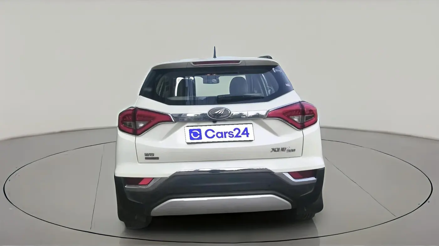 2022 Mahindra XUV300 W8 (O) 1.5 DIESEL AMT, Diesel, Automatic, 54,779 km, exterior