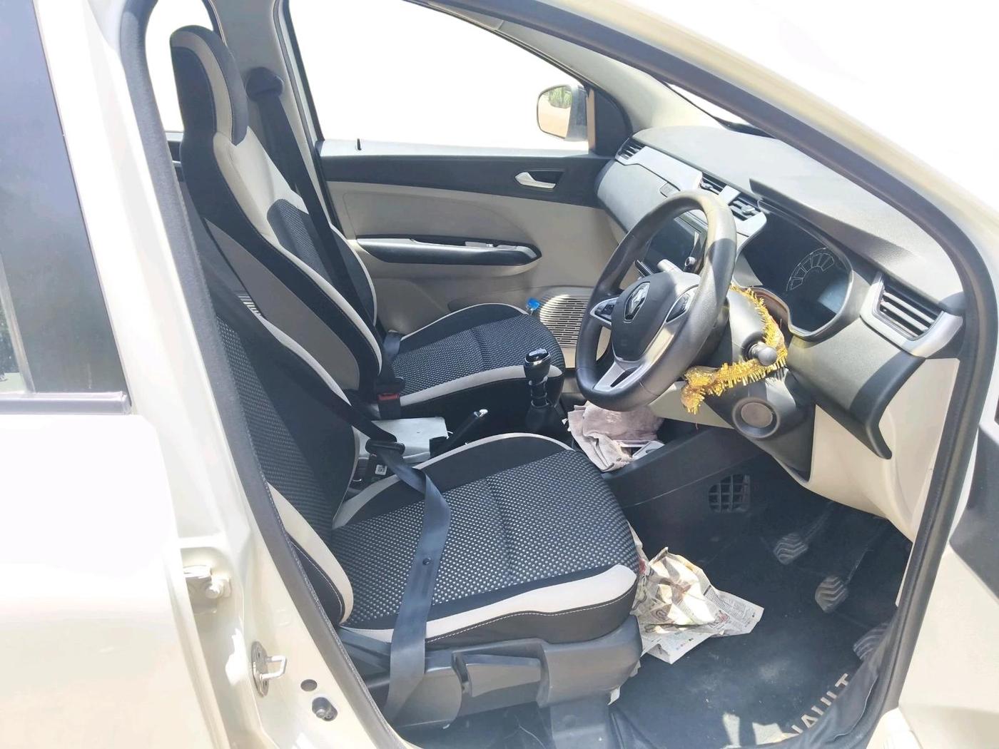 2022 Renault TRIBER RXZ, Petrol, Manual, 49,951 km, interior