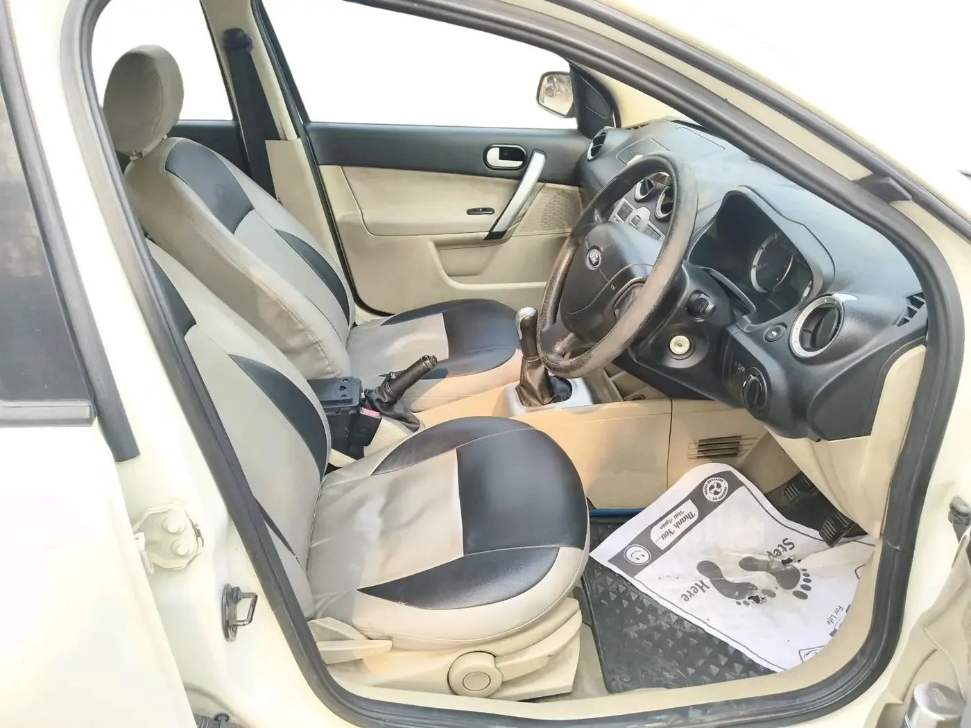 2013 Ford Classic 1.4 TITANIUM DIESEL, Diesel, Manual, 1,04,395 km, interior