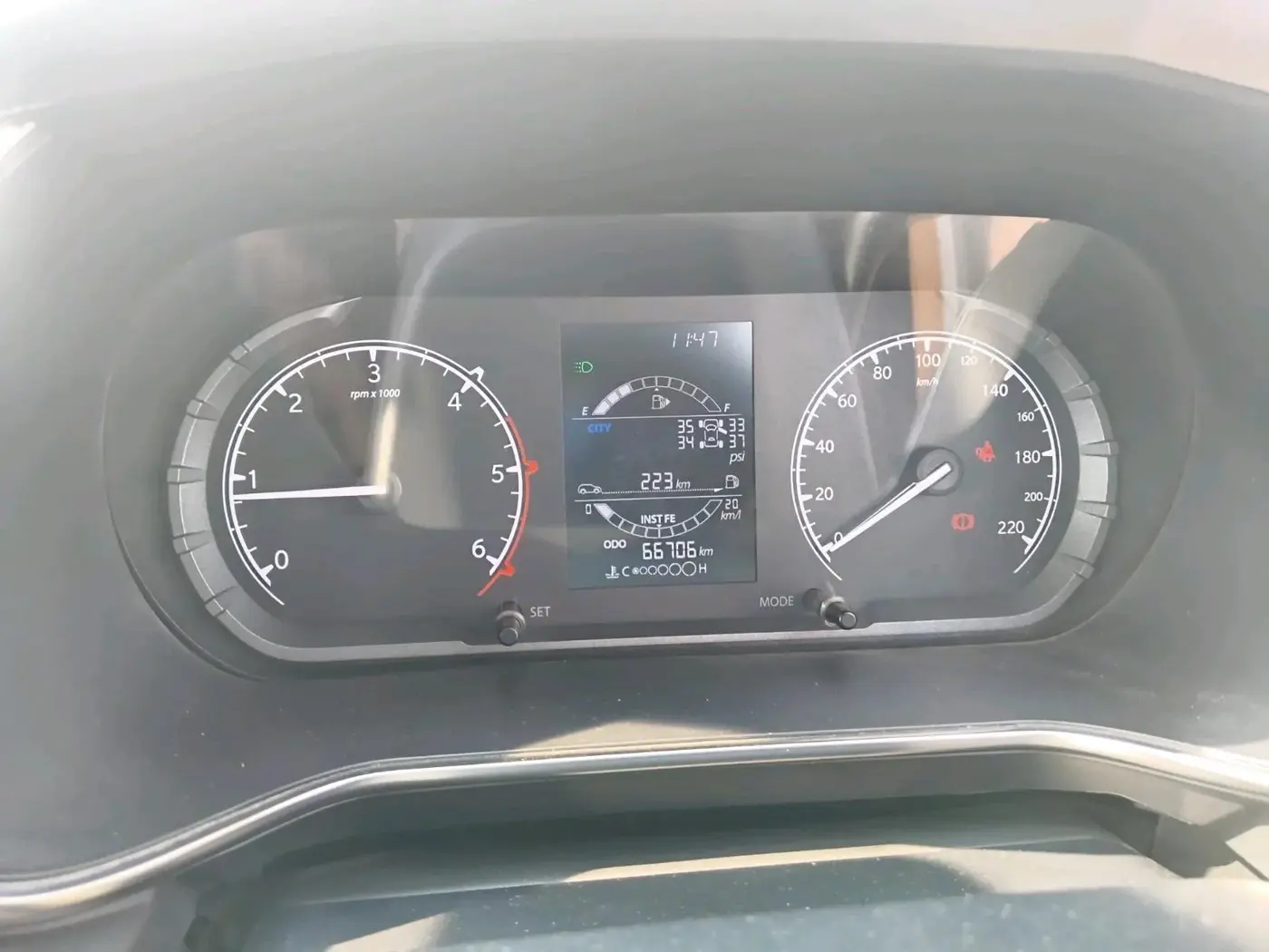 2021 Tata Safari XT, Diesel, Manual, 70,000 km, interior