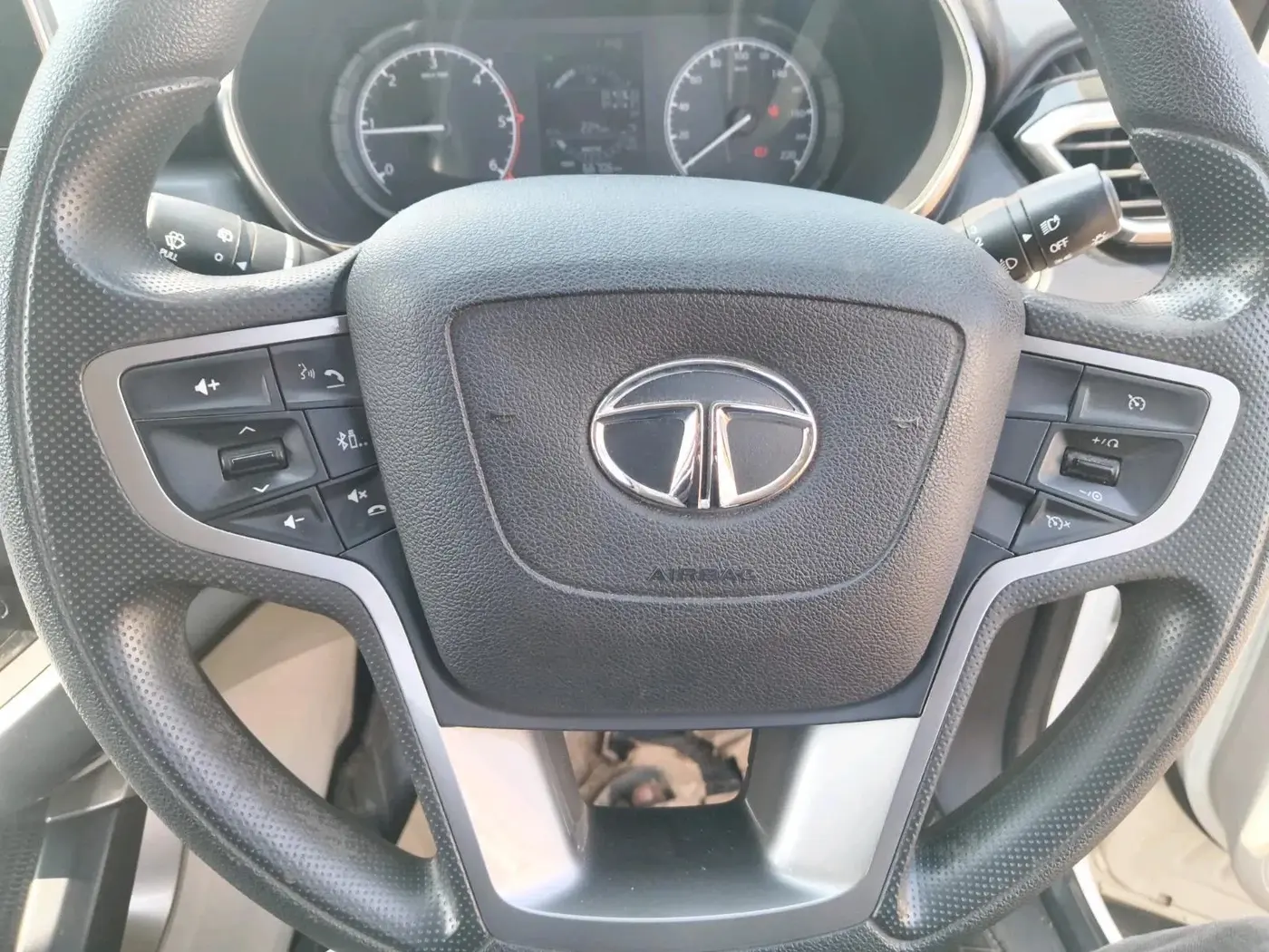 2021 Tata Safari XT, Diesel, Manual, 70,000 km, interior