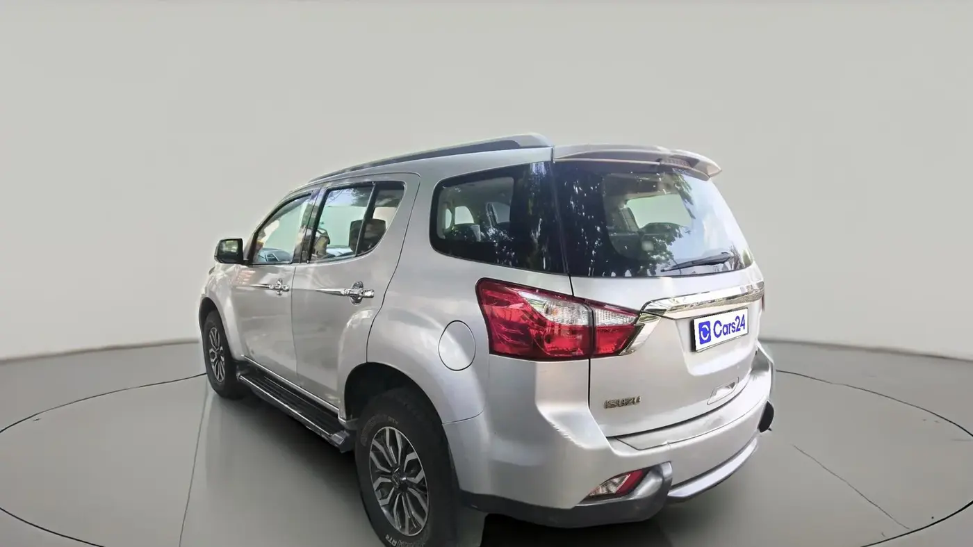 2018 ISUZU MU-X 4x2 AT, Diesel, Automatic, 1,96,536 km, exterior