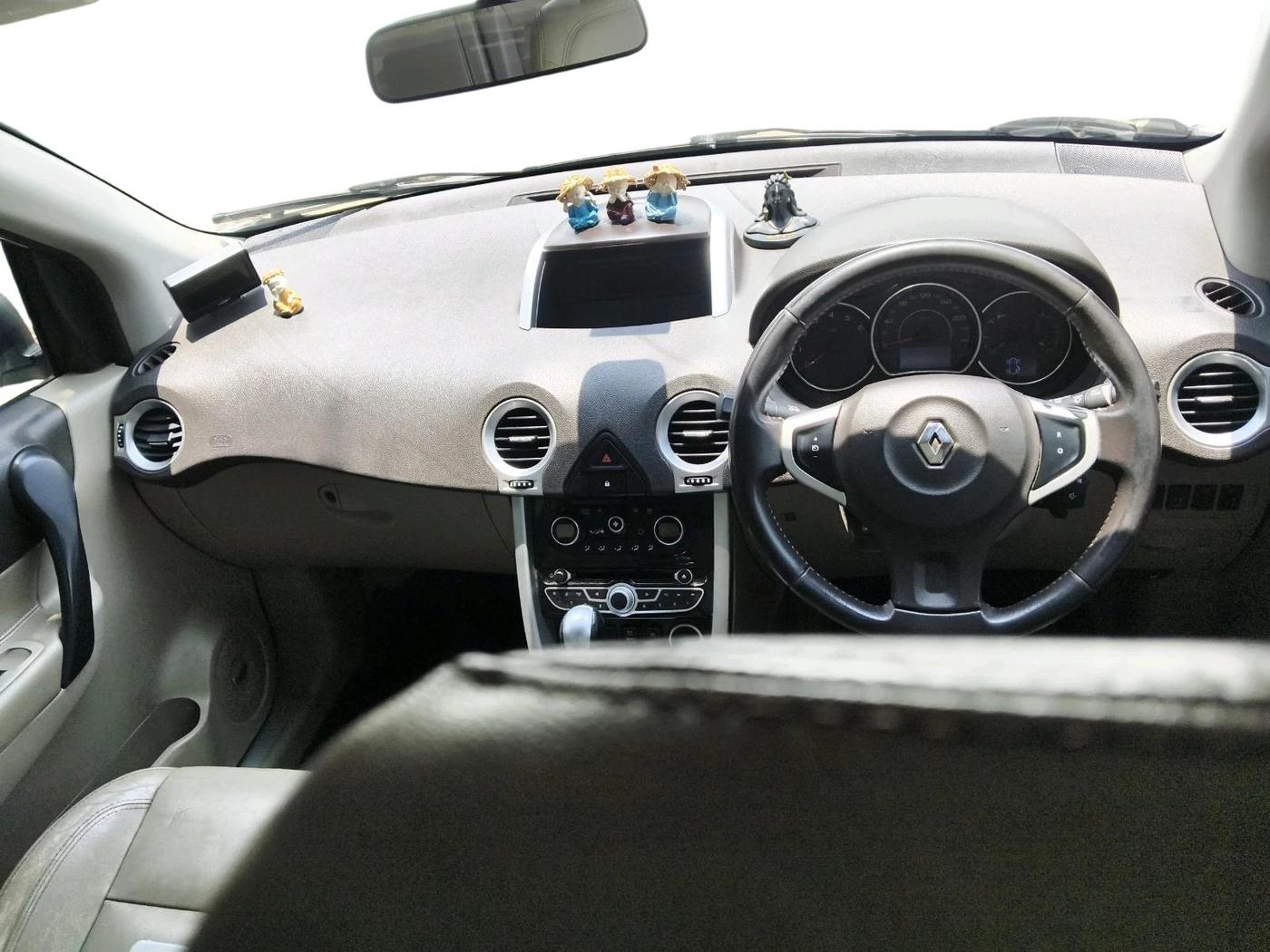 2012 Renault Koleos 4x4 AT, Diesel, Automatic, 1,29,910 km, interior