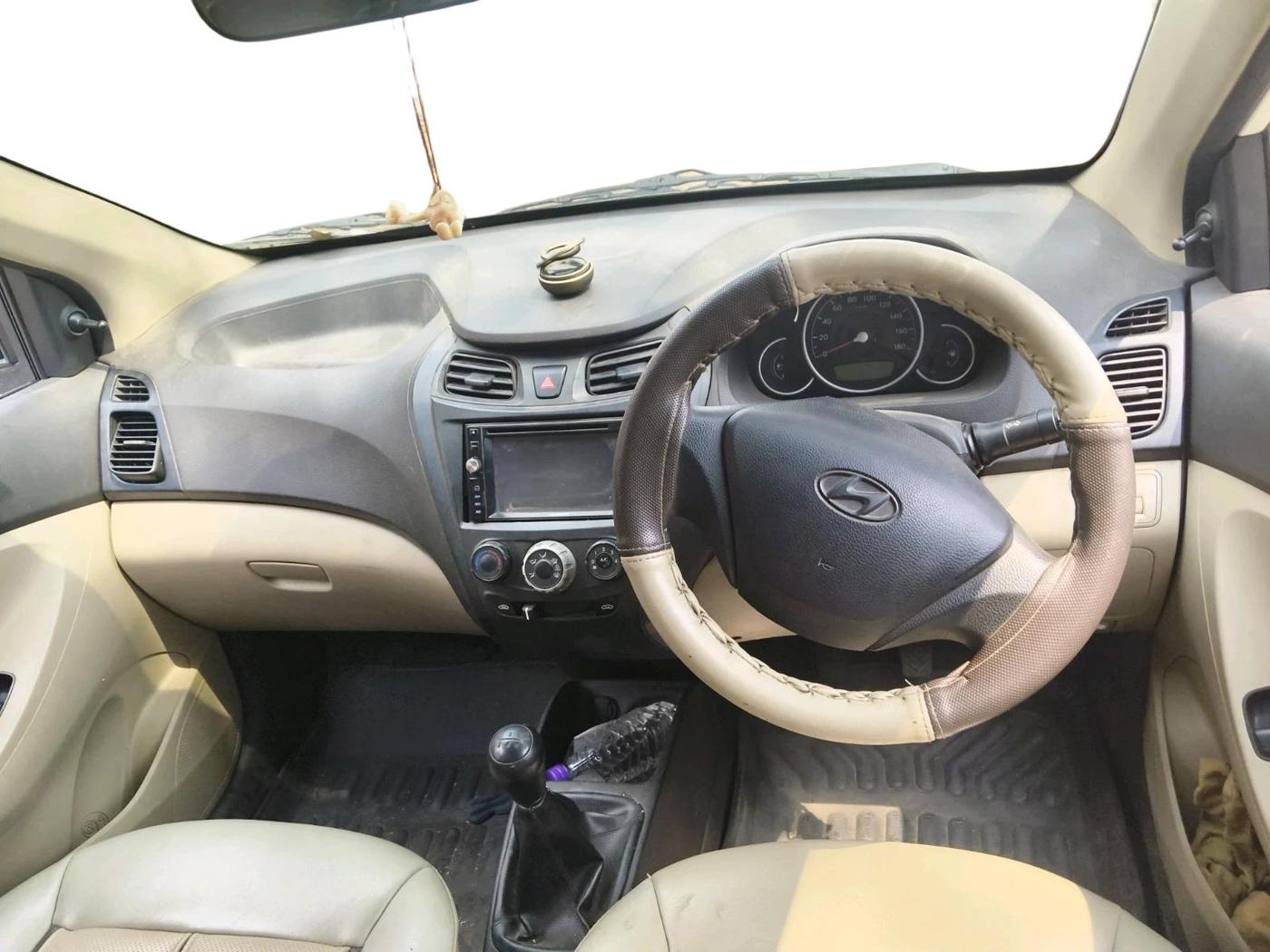 2014 Hyundai Eon MAGNA + LPG, Petrol, Manual, 85,000 km, interior