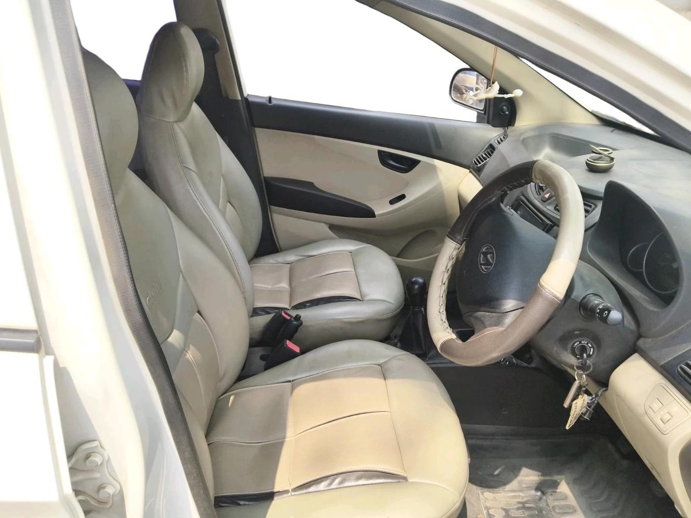 2014 Hyundai Eon MAGNA + LPG, Petrol, Manual, 85,000 km, interior