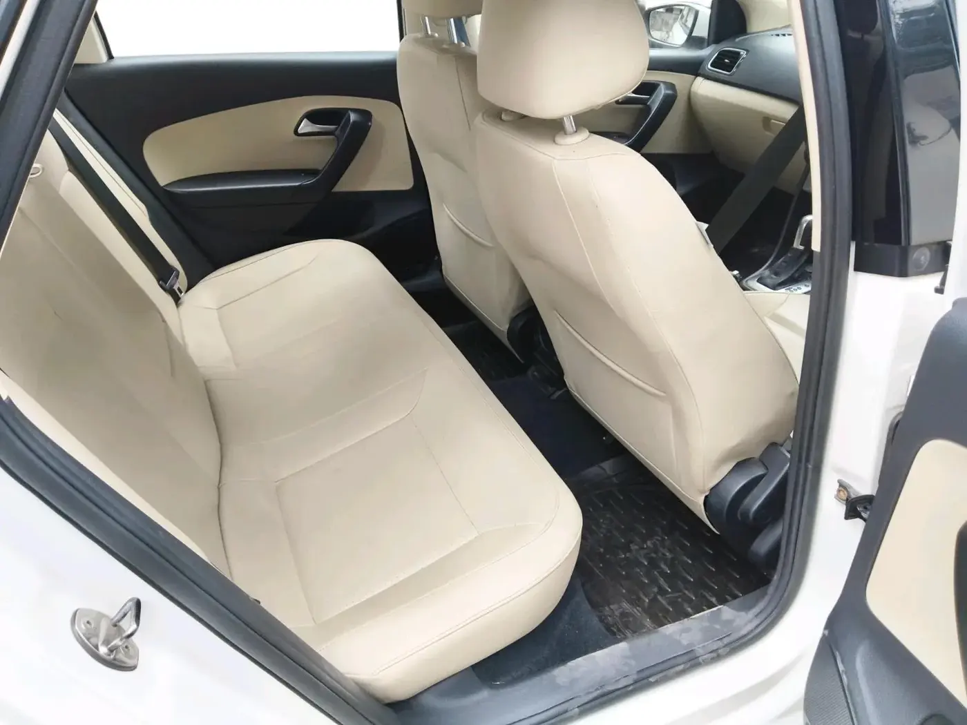 2019 Volkswagen Vento HIGHLINE PLUS 1.5 AT 16 ALLOY, Diesel, Automatic, 1,23,389 km, interior