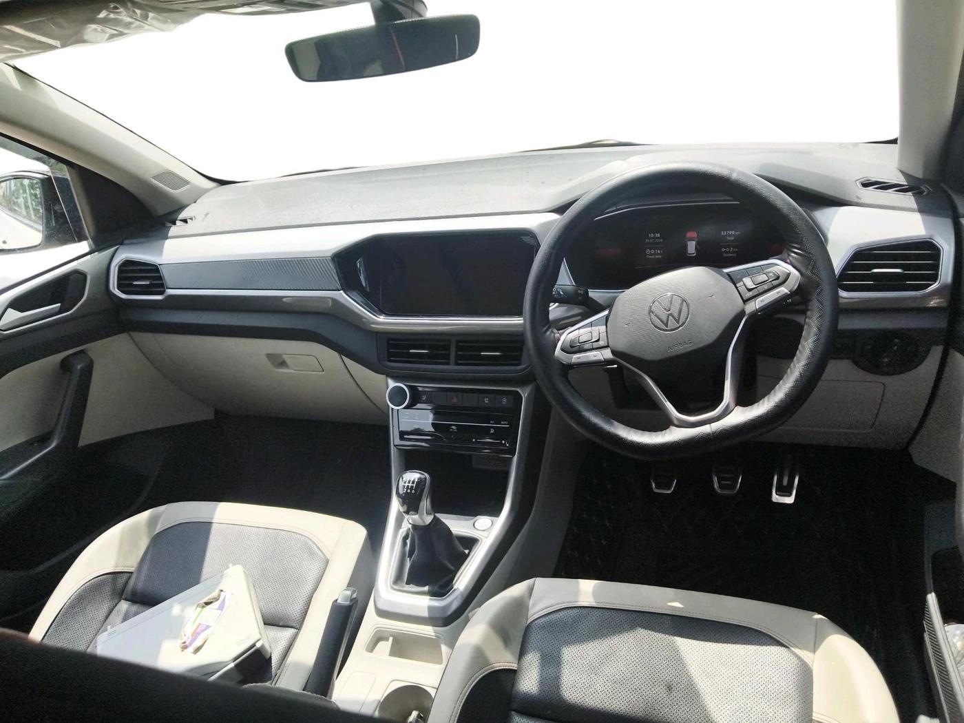 2023 Volkswagen TAIGUN  GT PLUS 1.5 TSI MT, Petrol, Manual, 33,799 km, interior