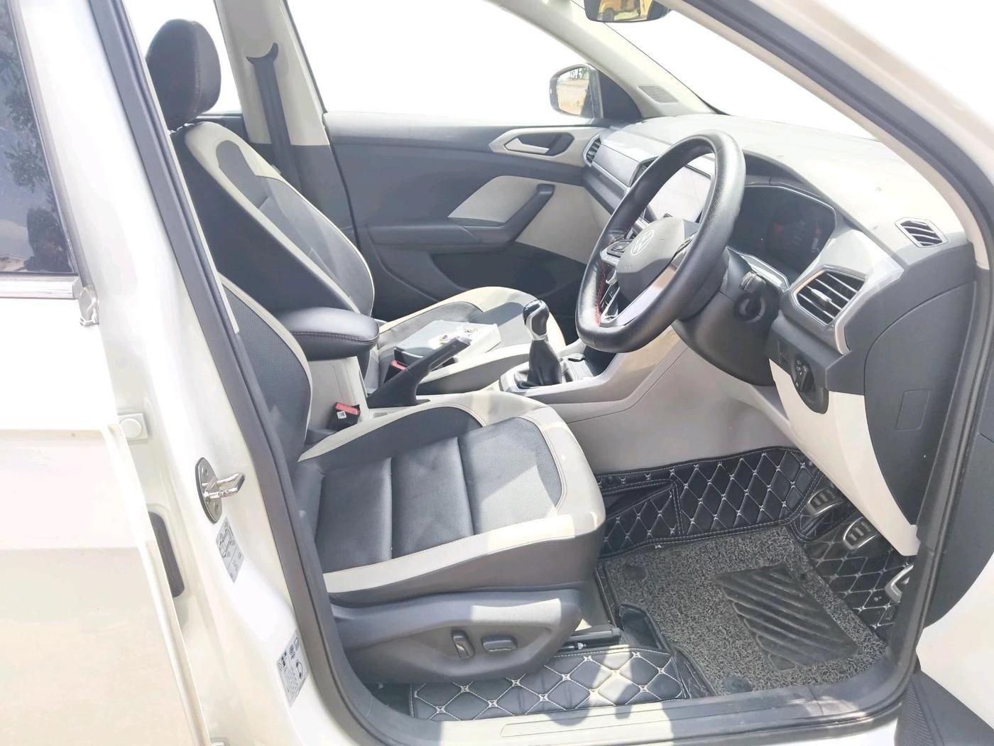 2023 Volkswagen TAIGUN  GT PLUS 1.5 TSI MT, Petrol, Manual, 33,799 km, interior