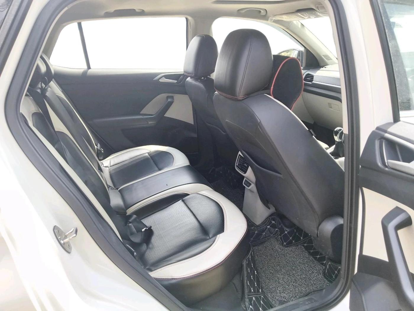 2023 Volkswagen TAIGUN  GT PLUS 1.5 TSI MT, Petrol, Manual, 33,799 km, interior