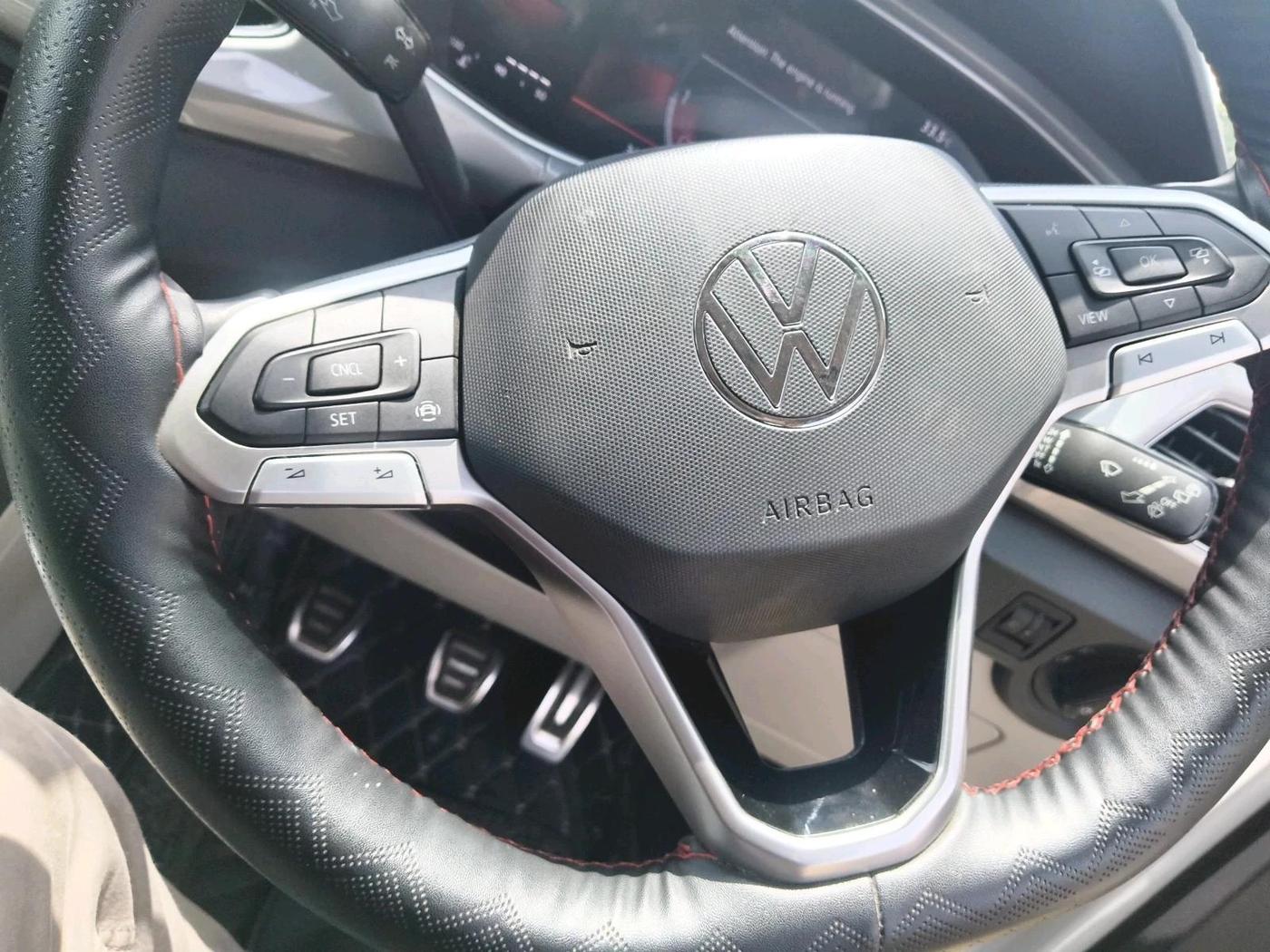 2023 Volkswagen TAIGUN  GT PLUS 1.5 TSI MT, Petrol, Manual, 33,799 km, interior