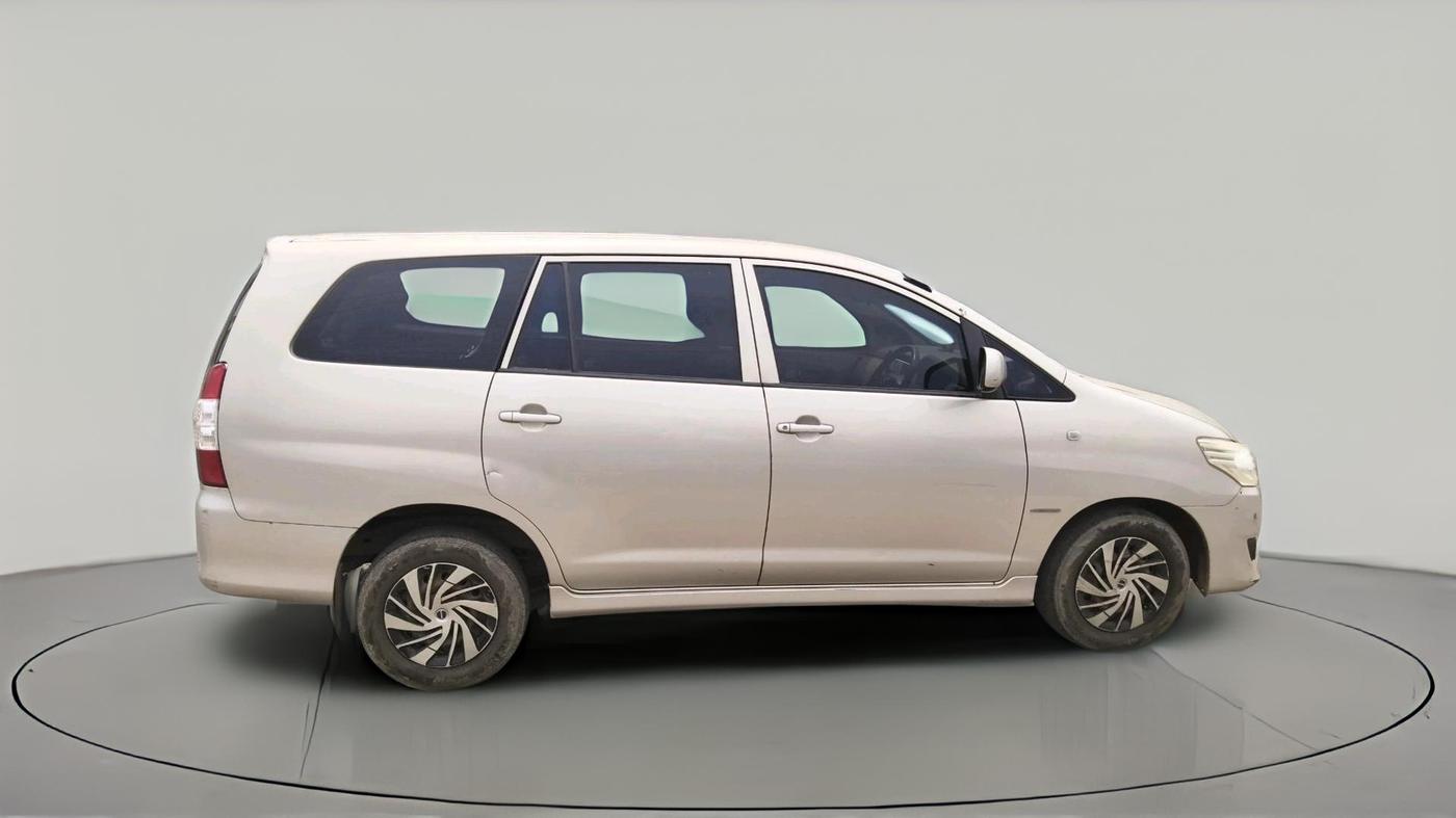 2012 Toyota Innova GX 2.5 7 STR, Diesel, Manual, 1,52,697 km, exterior