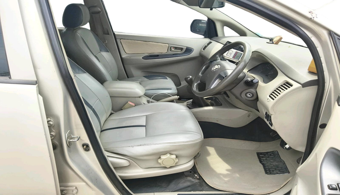 2012 Toyota Innova GX 2.5 7 STR, Diesel, Manual, 1,52,697 km, interior