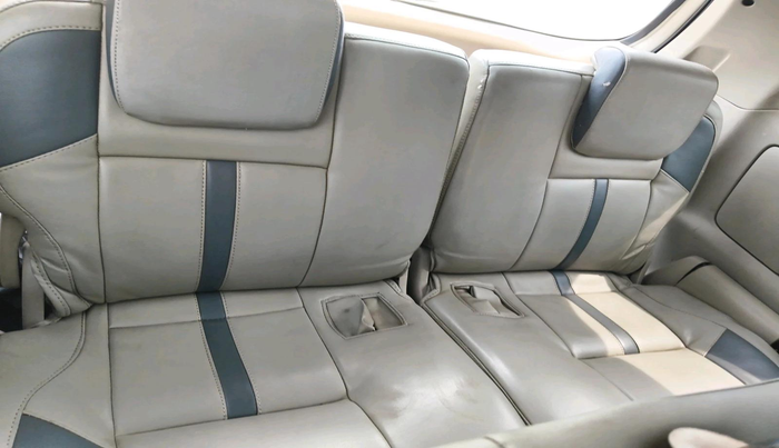 2012 Toyota Innova GX 2.5 7 STR, Diesel, Manual, 1,52,697 km, interior