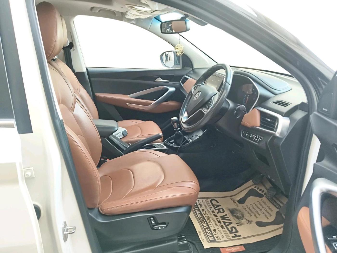 2022 MG HECTOR PLUS SHARP 2.0 DIESEL TURBO MT 6-STR DUAL TONE, Diesel, Manual, 1,52,147 km, interior