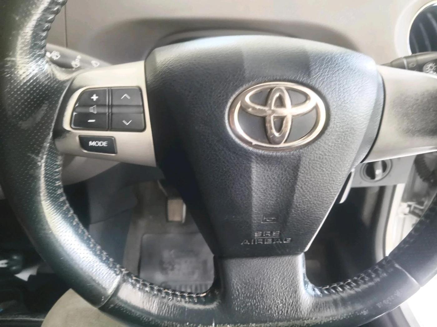2011 Toyota Etios VX, Petrol, Manual, 68,997 km, interior