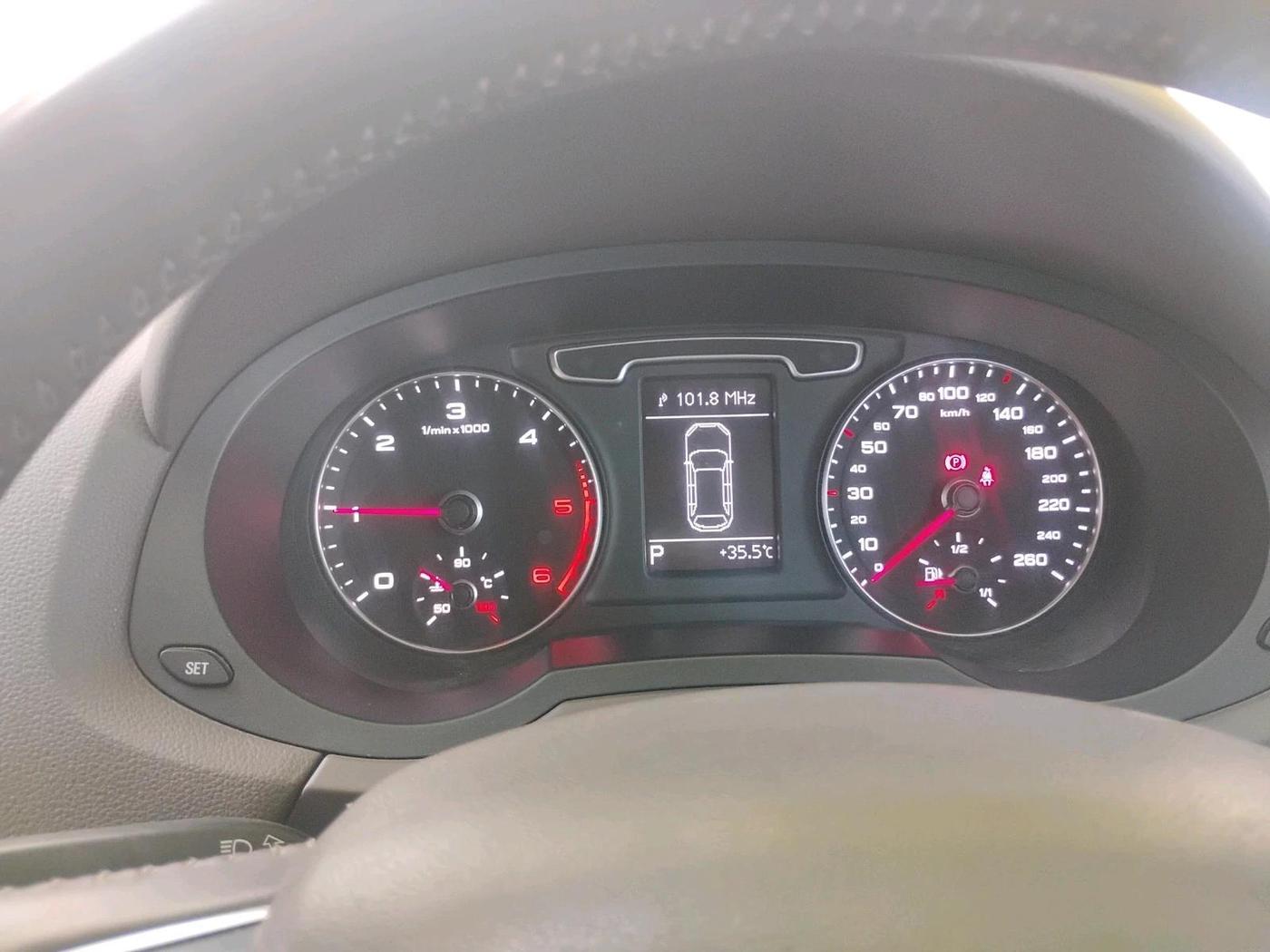 2014 Audi Q3 35 TDI Quattro, Diesel, Automatic, 67,297 km, interior