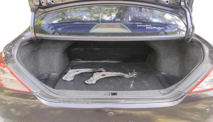 2017 Nissan Sunny XV DIESEL, Diesel, Manual, 1,17,924 km, exterior