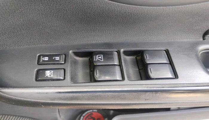 2017 Nissan Sunny XV DIESEL, Diesel, Manual, 1,17,924 km, interior