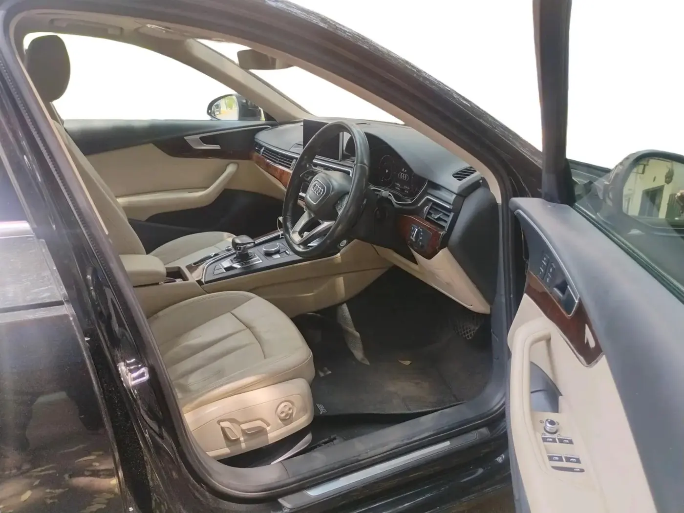 2017 Audi A4 35 TDI Premium Plus, Diesel, Automatic, 1,17,488 km, interior