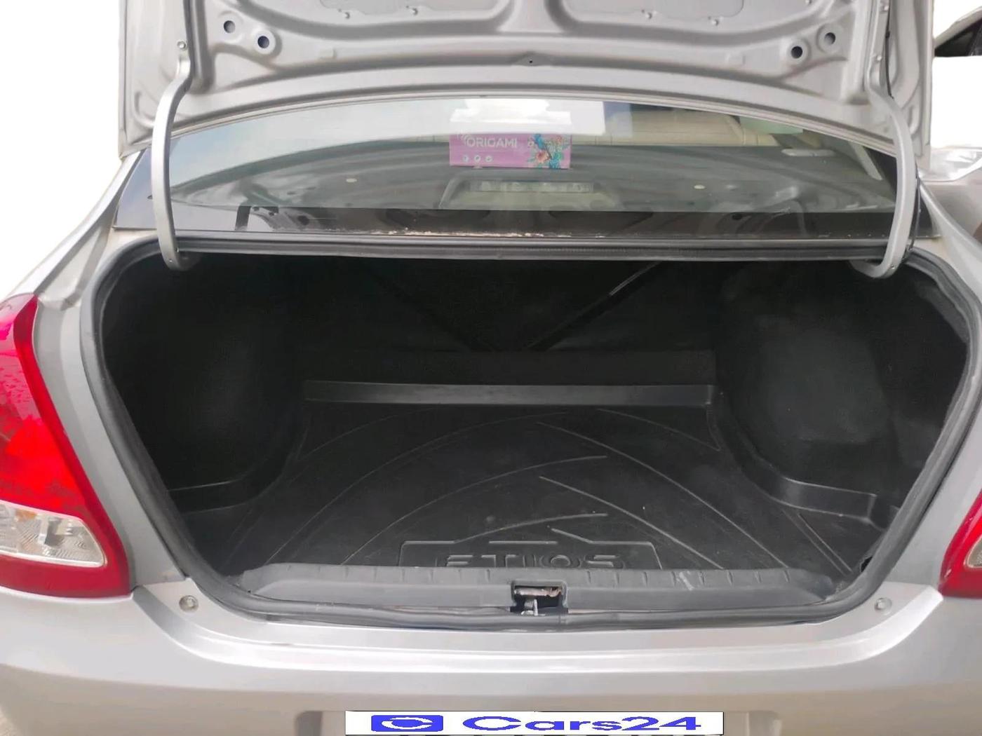 2011 Toyota Etios VX, Petrol, Manual, 1,52,951 km, exterior