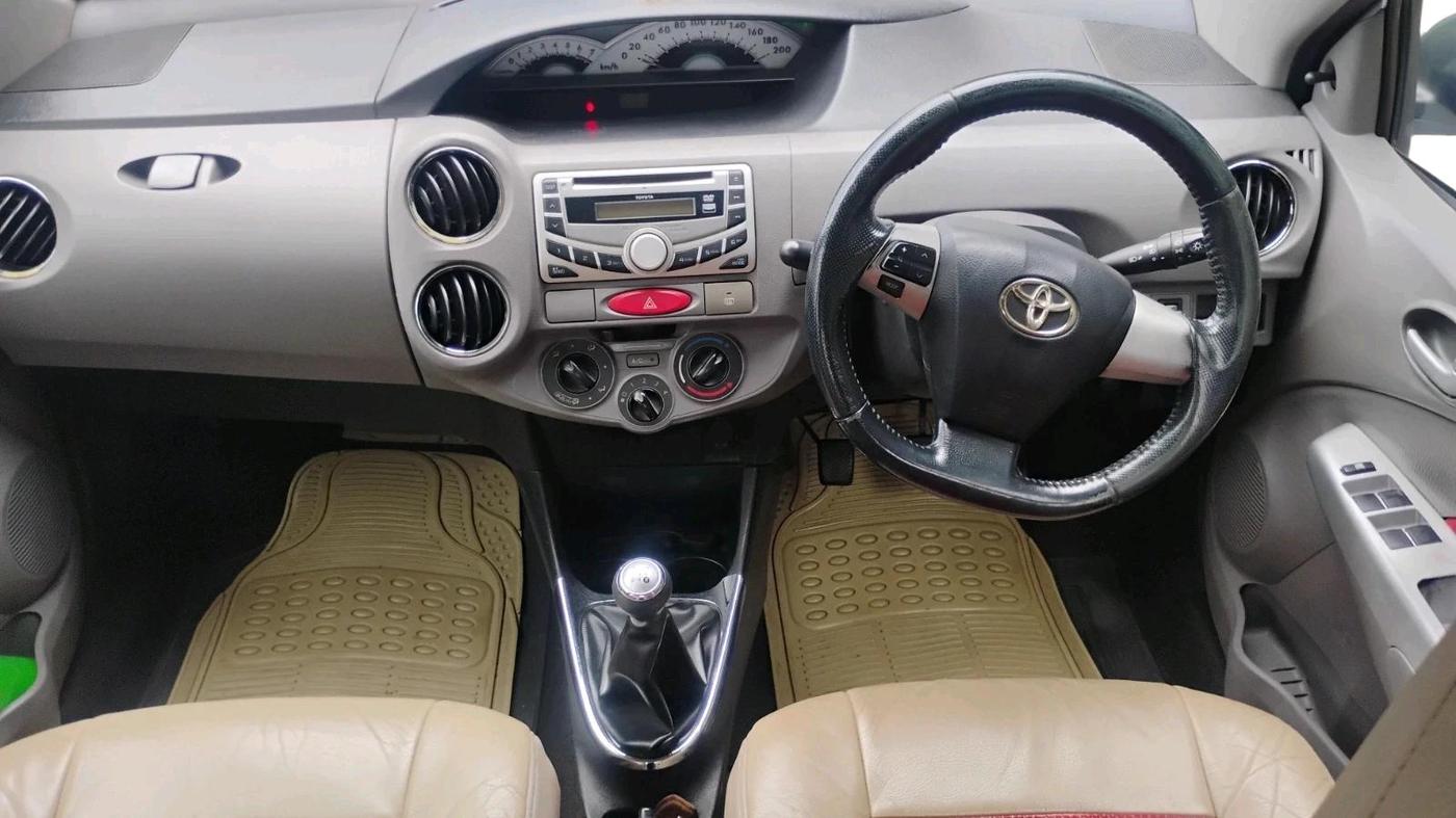 2011 Toyota Etios VX, Petrol, Manual, 1,52,951 km, interior