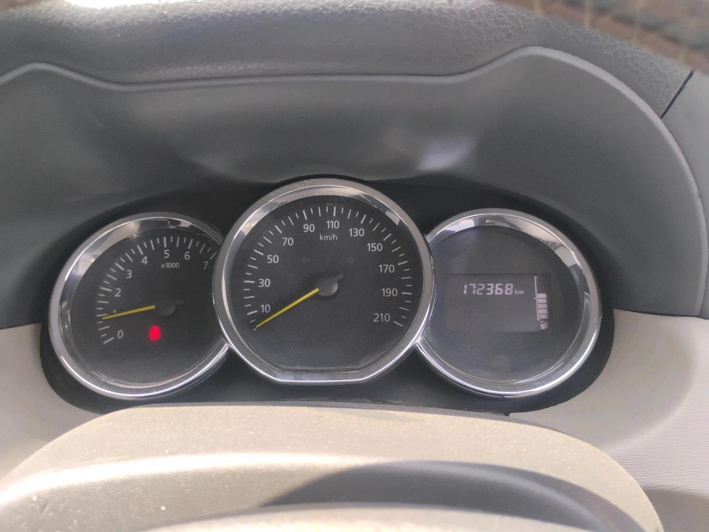 2013 Renault Duster 85 PS RXL DIESEL, Diesel, Manual, 1,72,368 km, interior