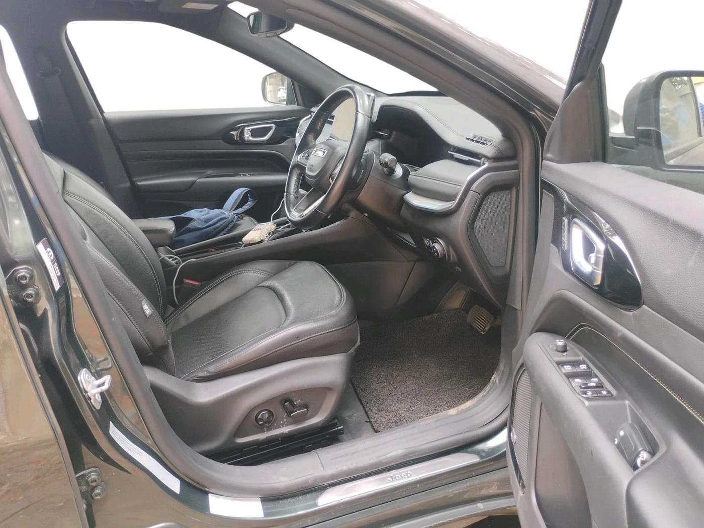2023 Jeep Compass MODEL S (O) DIESEL 4X4 AT, Diesel, Automatic, 22,00,000 km, interior