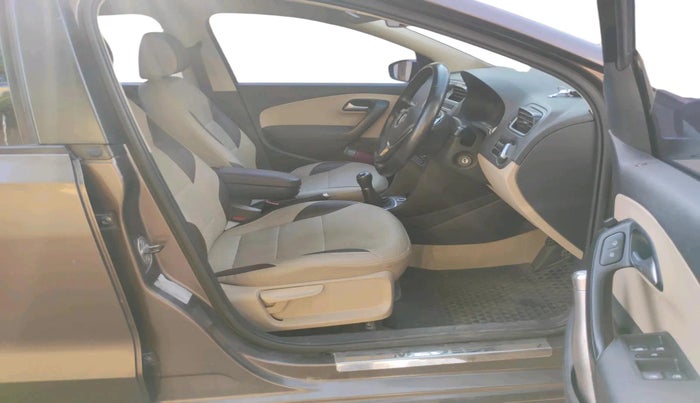 2016 Volkswagen Ameo HIGHLINE1.2L, Petrol, Manual, 41,250 km, interior