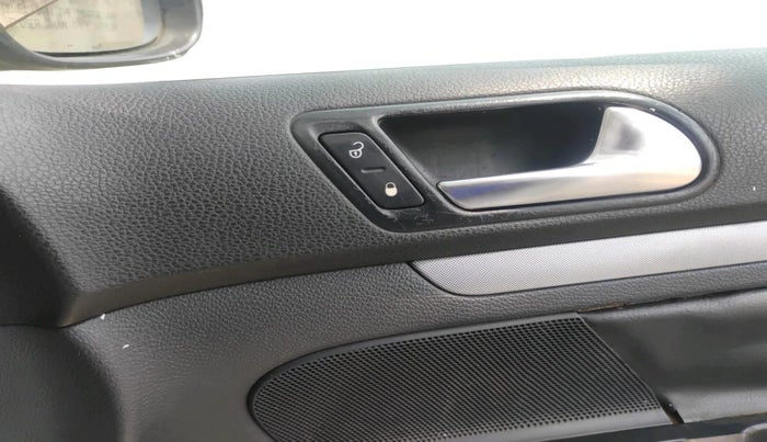 2008 Volkswagen Jetta COMFORTLINE 1.9 TDI AT, Diesel, Automatic, 1,52,381 km, interior