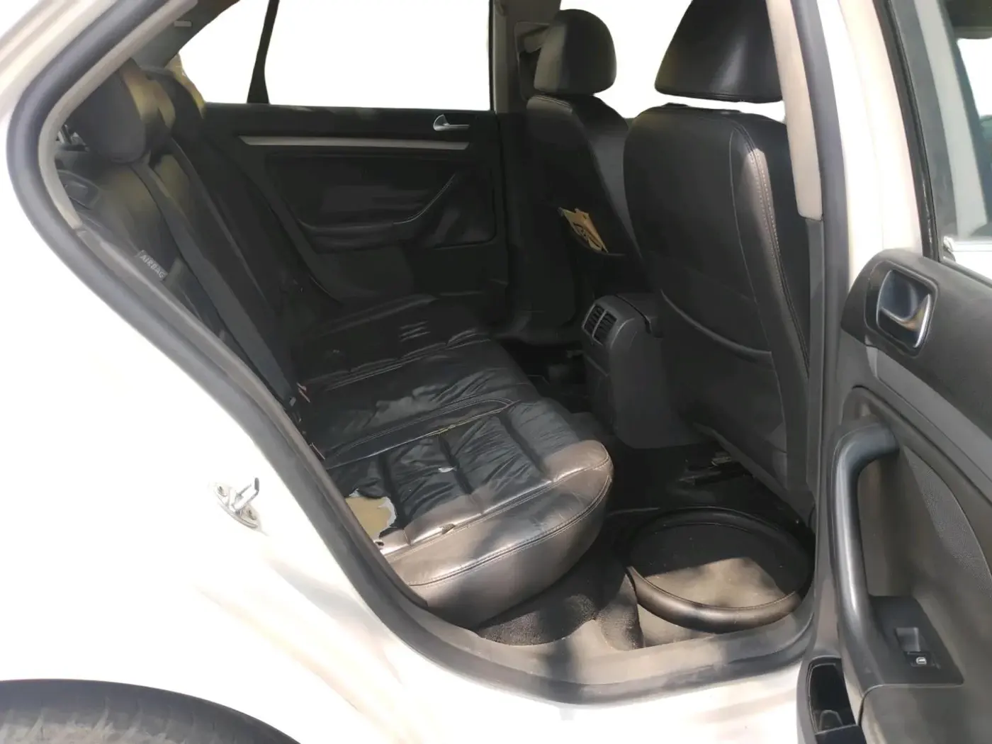2008 Volkswagen Jetta COMFORTLINE 1.9 TDI AT, Diesel, Automatic, 1,52,381 km, interior