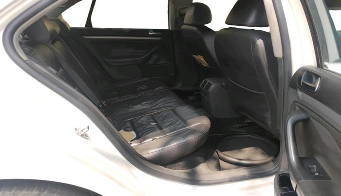 2008 Volkswagen Jetta COMFORTLINE 1.9 TDI AT, Diesel, Automatic, 1,52,381 km, interior