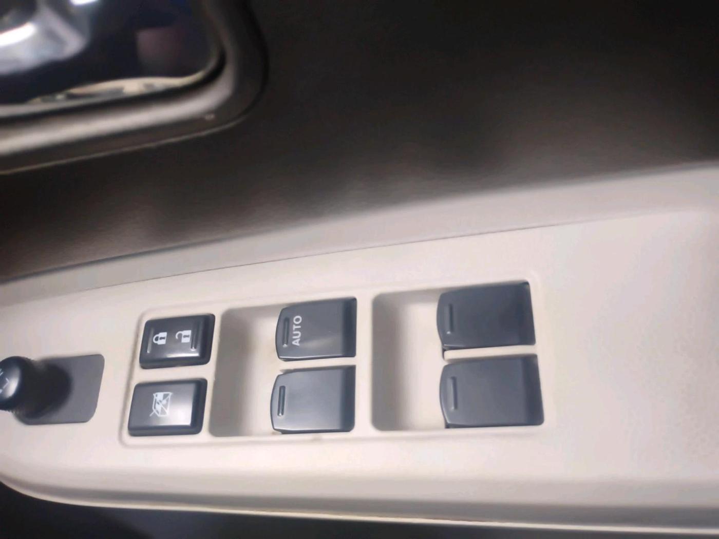 2018 Maruti IGNIS DELTA 1.2, Petrol, Manual, 1,00,638 km, interior