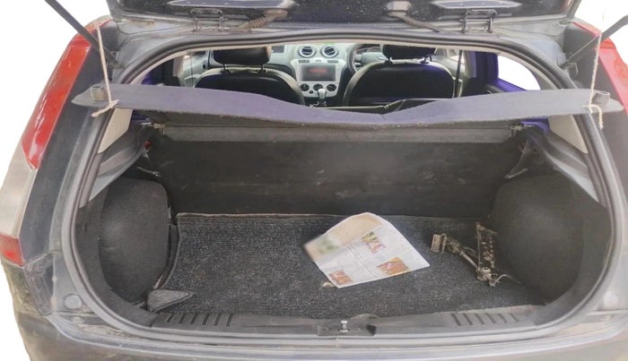 2014 Ford Figo ZXI 1.2 PETROL, Petrol, Manual, 1,20,042 km, exterior