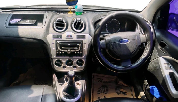 2014 Ford Figo ZXI 1.2 PETROL, Petrol, Manual, 1,20,042 km, interior