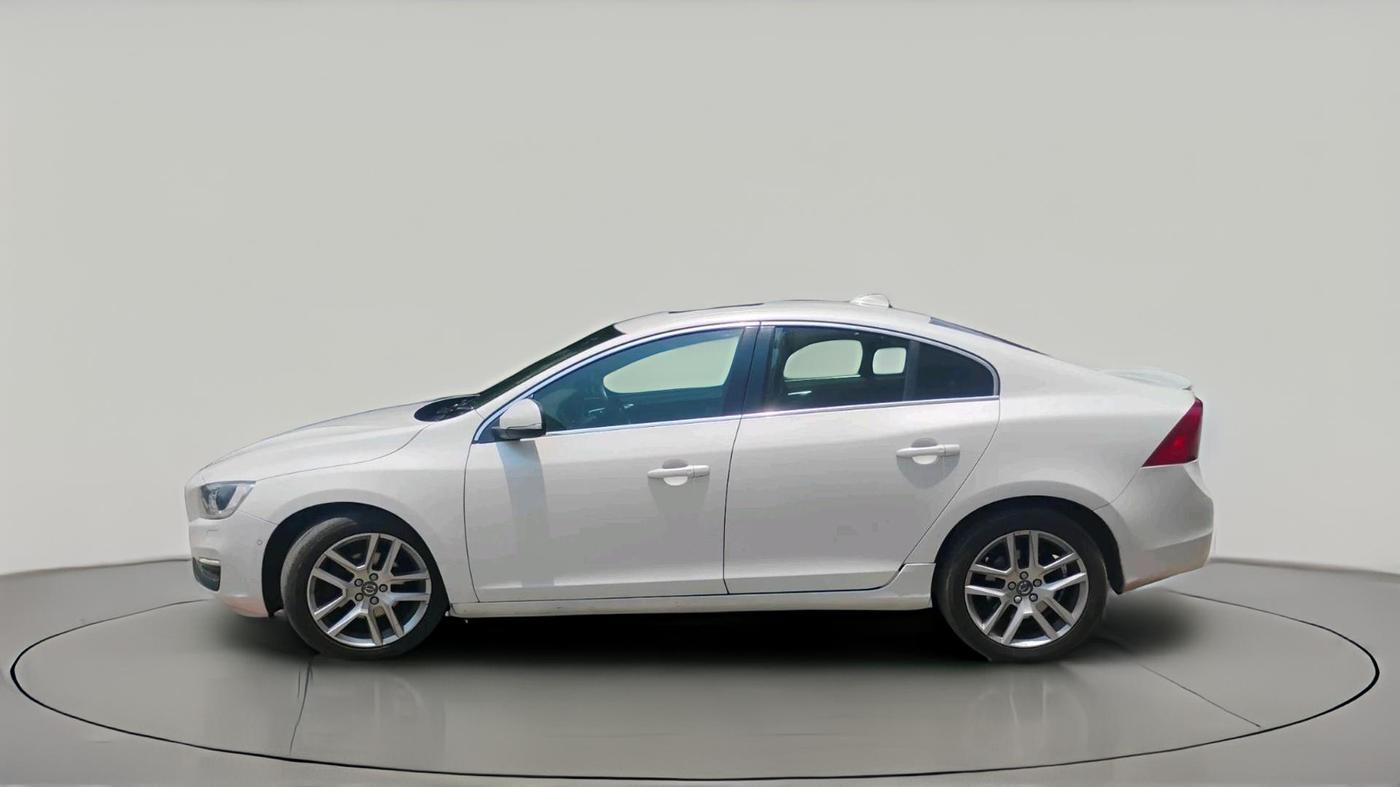 2018 Volvo S60 Momentum D4, Diesel, Automatic, 57,331 km, exterior