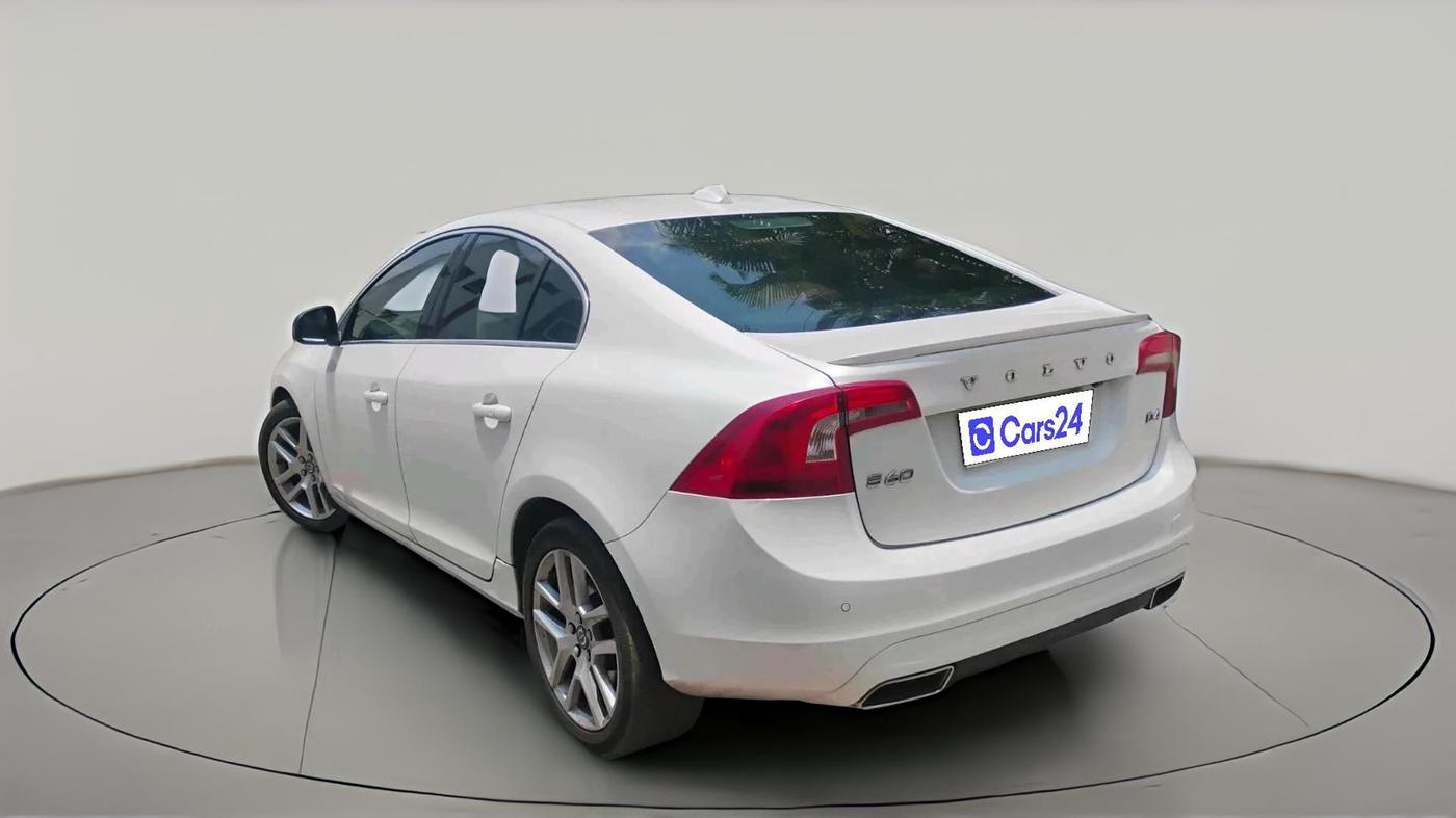 2018 Volvo S60 Momentum D4, Diesel, Automatic, 57,331 km, exterior