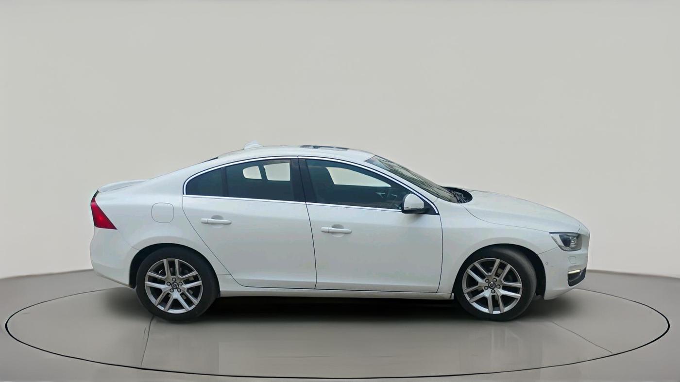 2018 Volvo S60 Momentum D4, Diesel, Automatic, 57,331 km, exterior