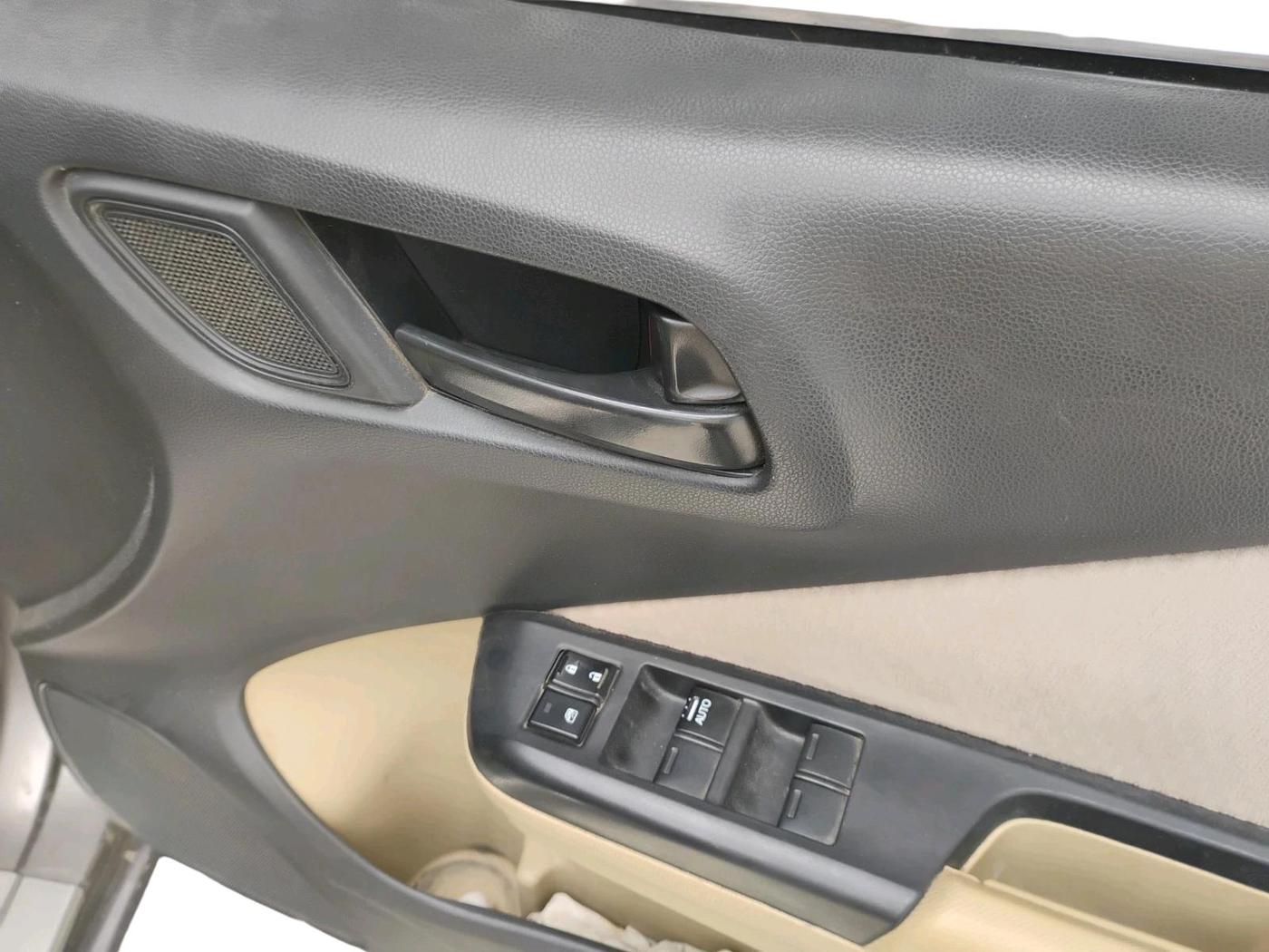 2014 Honda City 1.5L I-DTEC SV, Diesel, Manual, 1,44,293 km, interior